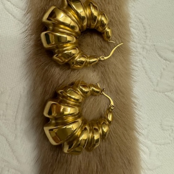 Earrings gold color - Picture 1 of 2